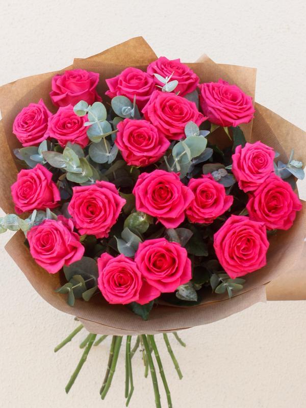 18 Pink Roses